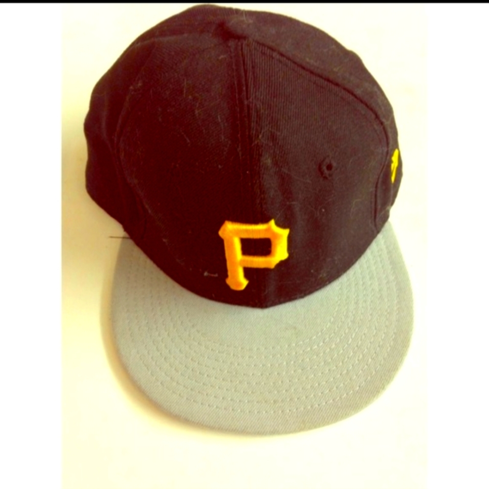 Pirates fitted hat